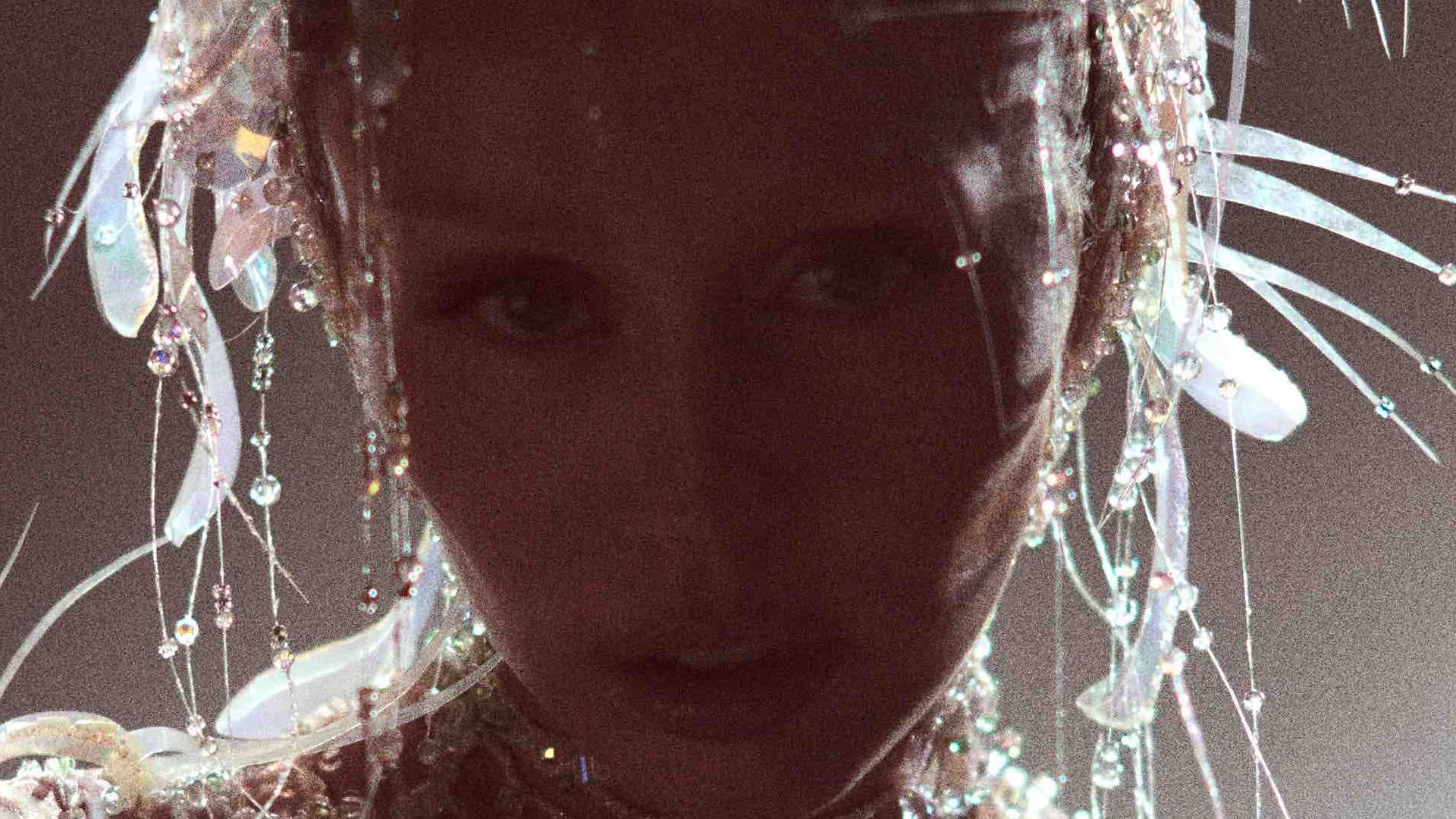 Miley Cyrus - Something Beautiful